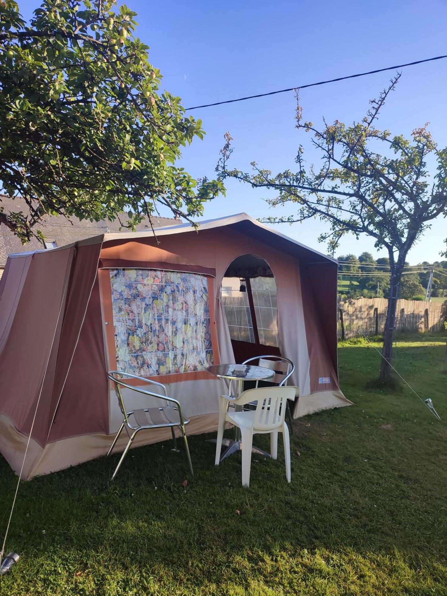 La Billardiere Camping A La Ferme Le Menil-Ciboult Exterior photo