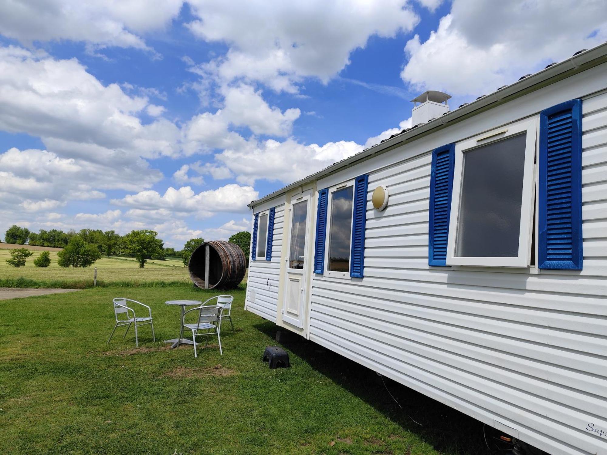 La Billardiere Camping A La Ferme Le Menil-Ciboult Exterior photo