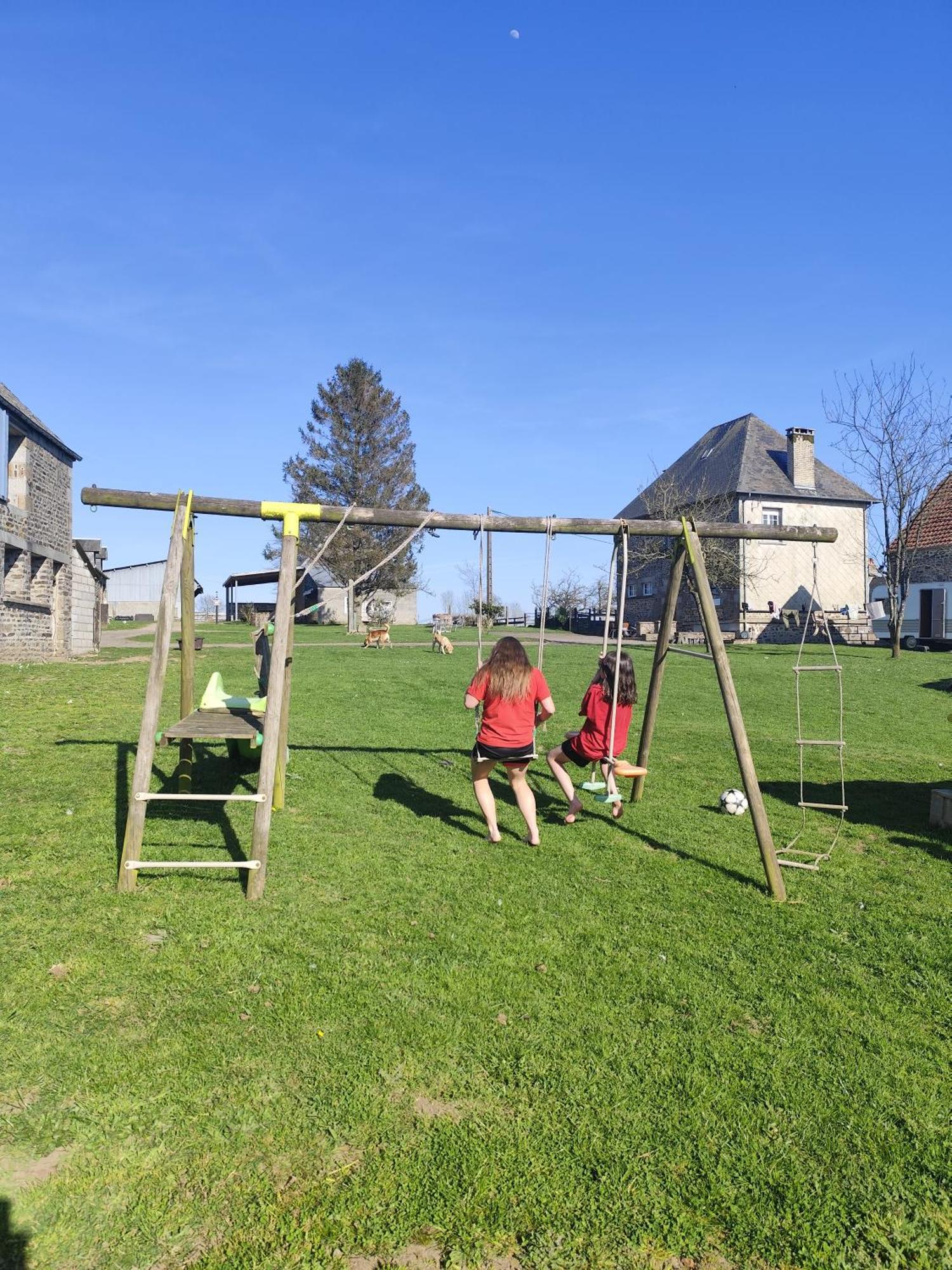 La Billardiere Camping A La Ferme Le Menil-Ciboult Exterior photo